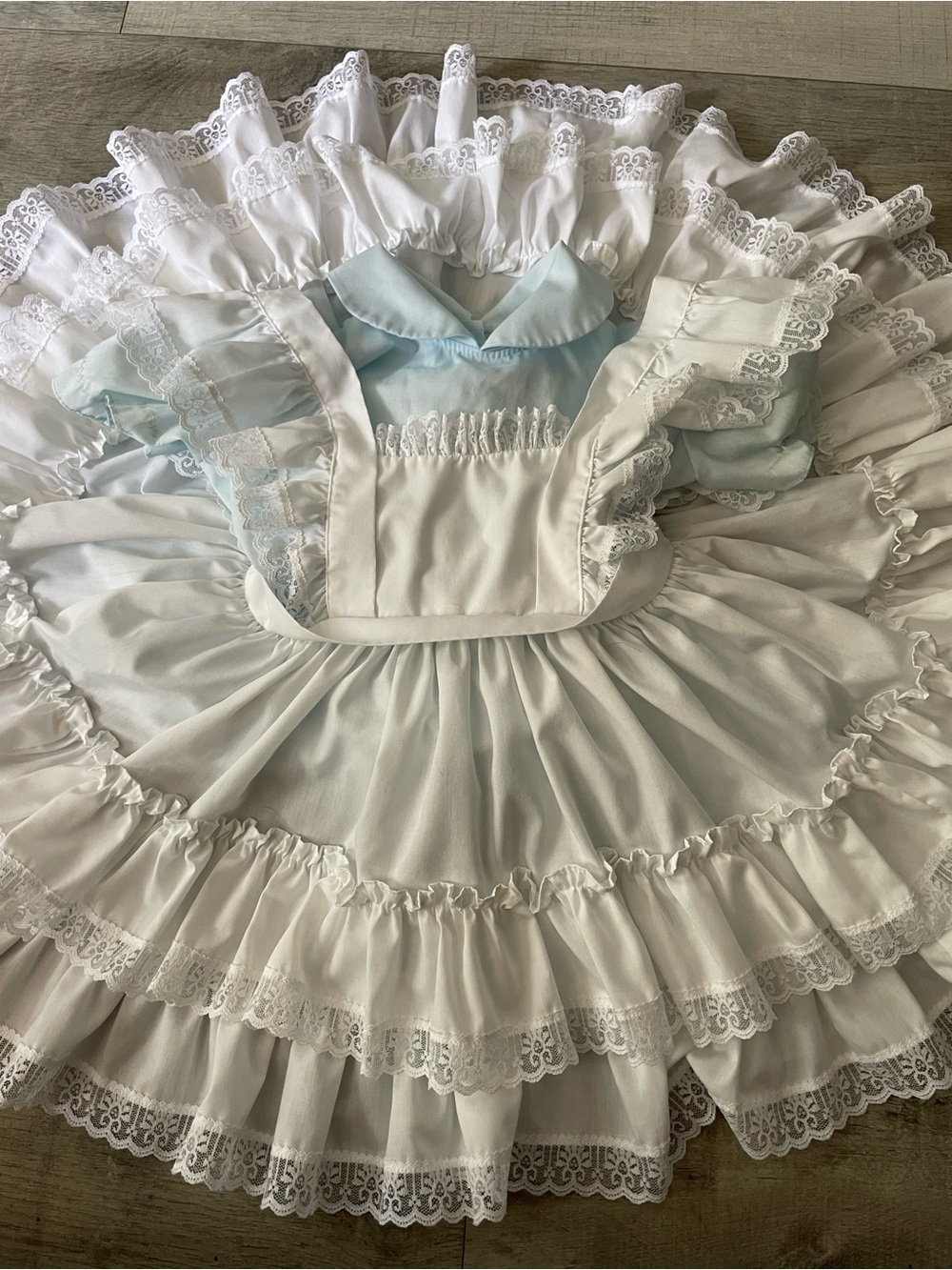 Beautiful Vintage Golden Age California Alice in Wonderland Dress Pinafore Set